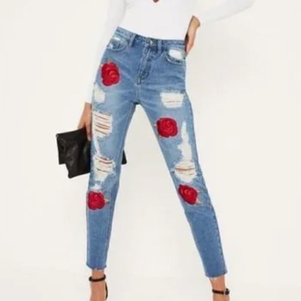 Misguided Blue Riot Embroidered Red Rose Distressed Mom Woman’s Jeans Sz 10